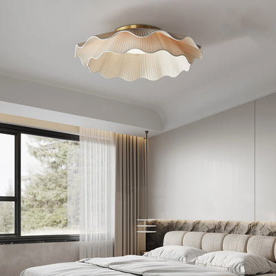 Luz de techo LED montada al ras con pantalla de tela hecha a mano de pétalos de capas dobles redondas nórdicas contemporáneas de cobre completo para dormitorio 