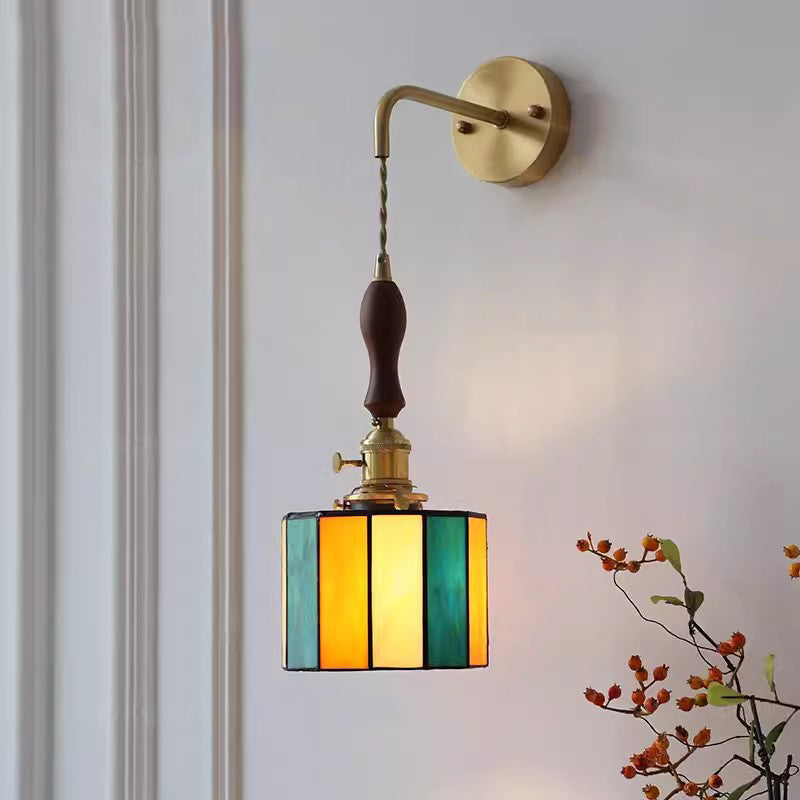 Traditional Vintage Round Trapezoidal Polygonal Brass Stained Glass Shade 1-Light Wall Sconce Lamp For Living Room