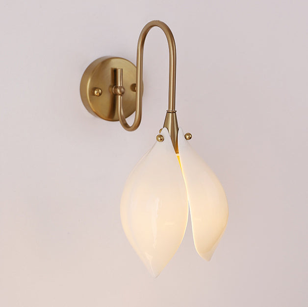 Applique murale 1 lumière avec abat-jour en céramique en forme de pétale de fleur rétro contemporain, cadre en fer, pour salon 