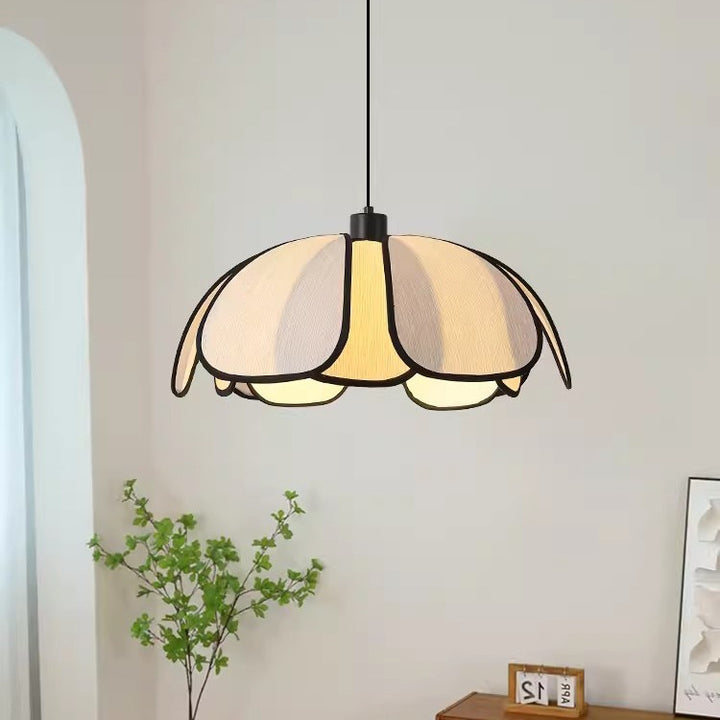 Lustre suspendu en fibre botanique à pétales traditionnels français en fer à 1 lumière pour salon 