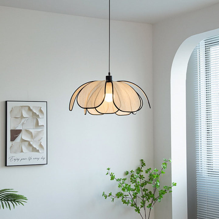 Lustre suspendu en fibre botanique à pétales traditionnels français en fer à 1 lumière pour salon 