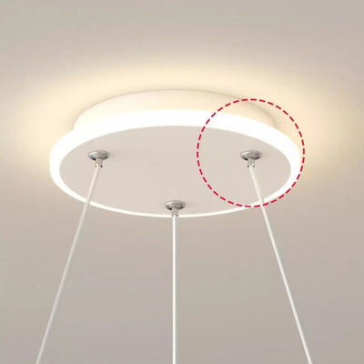 ضوء قلادة LED بظل PE حديدي وسلسلة لؤلؤة فو بشكل سحابة مستديرة حديثة وبسيطة لغرفة النوم 