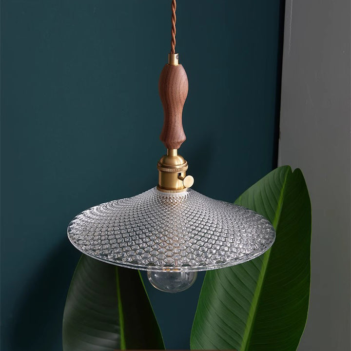 Suspension 1 lumière avec abat-jour en verre, cadre en bois massif et cône rond en laiton traditionnel japonais pour salon 
