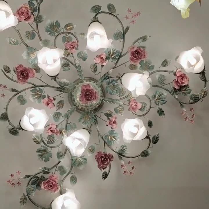 Traditionelle französische Zweig-Simulation Rosenglas Lampenschirm Eisenrahmen 9-Licht Deckenleuchte für Wohnzimmer 