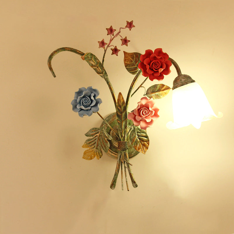 Applique Murale Traditionnelle Rustique Faux Fleurs Cadre en Fer Abat-jour en Verre 1/2 Lumière Pour Chambre 