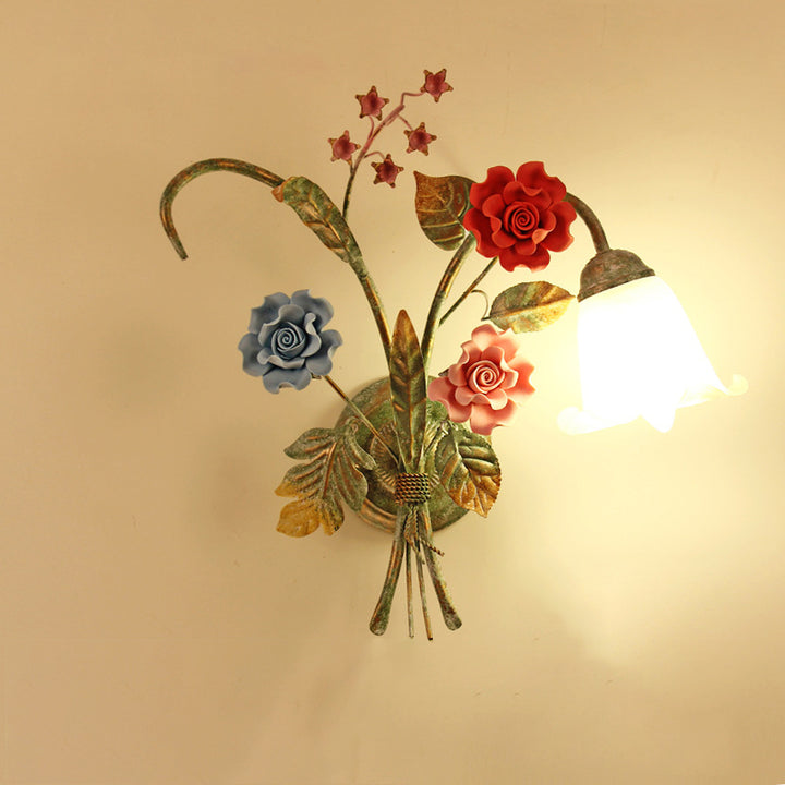 Applique Murale Traditionnelle Rustique Faux Fleurs Cadre en Fer Abat-jour en Verre 1/2 Lumière Pour Chambre 