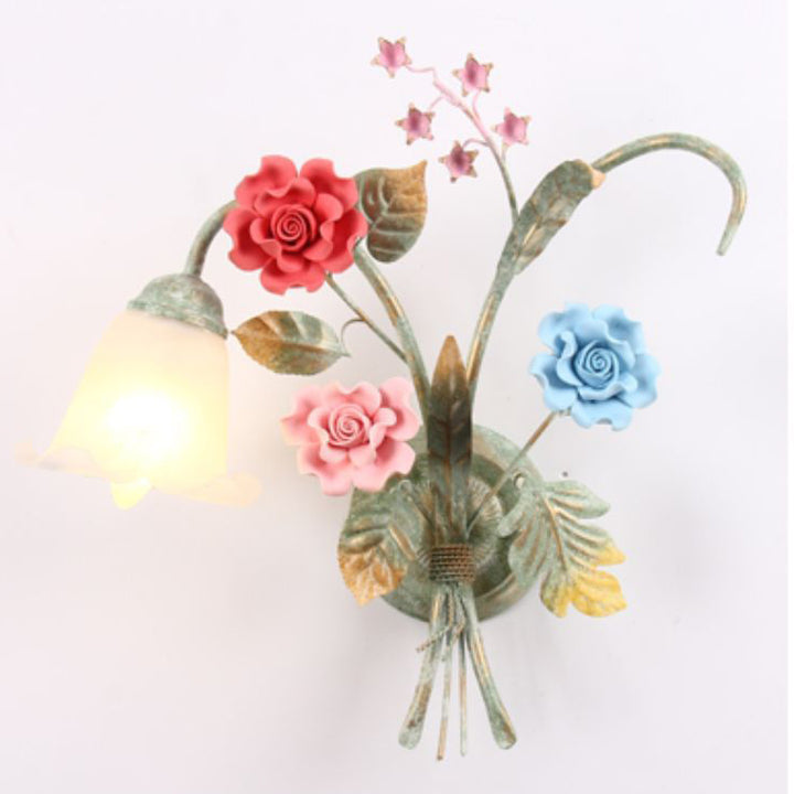 Applique Murale Traditionnelle Rustique Faux Fleurs Cadre en Fer Abat-jour en Verre 1/2 Lumière Pour Chambre 