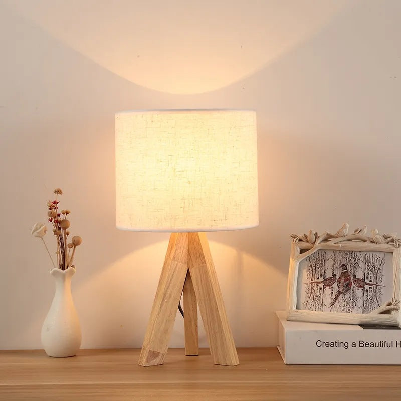 Moderner minimalistischer runder Stativ-Holzfuß Stoffschirm 1-Licht Tischlampe für Wohnzimmer 