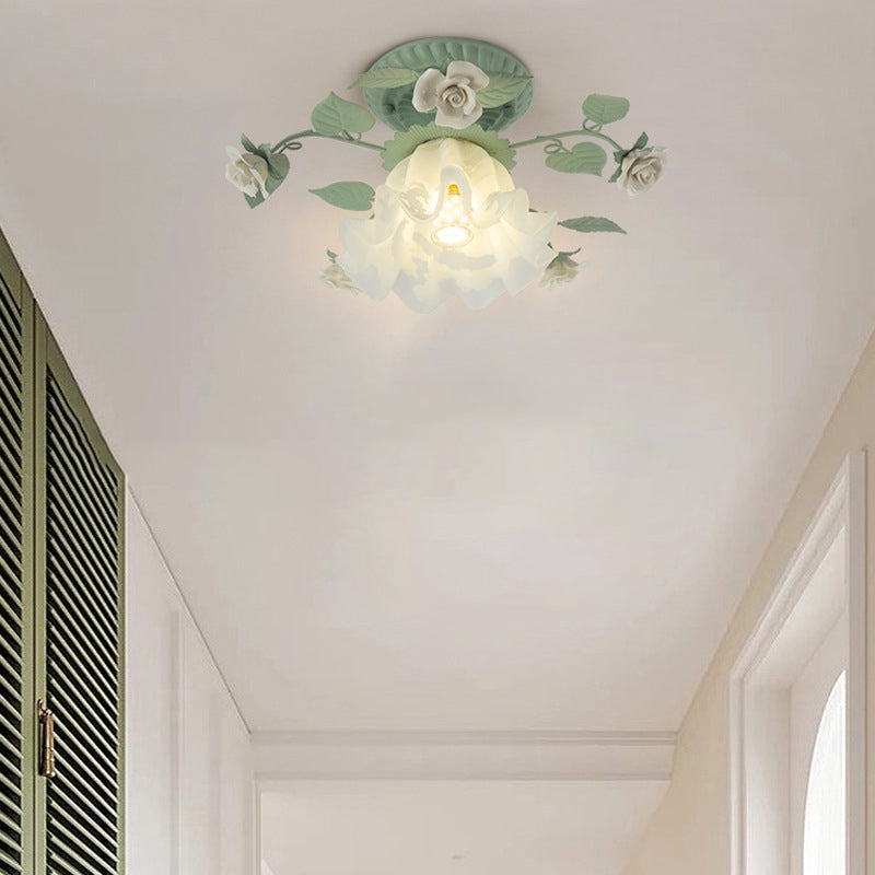 Luz de techo empotrada de 1 luz con pantalla de vidrio cerámico de hierro con hoja de campanilla francesa tradicional para sala de estar 