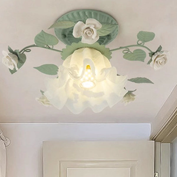 Lustre semi-encastré à une lumière avec abat-jour en verre céramique et feuille de campanule française traditionnelle en fer pour salon 