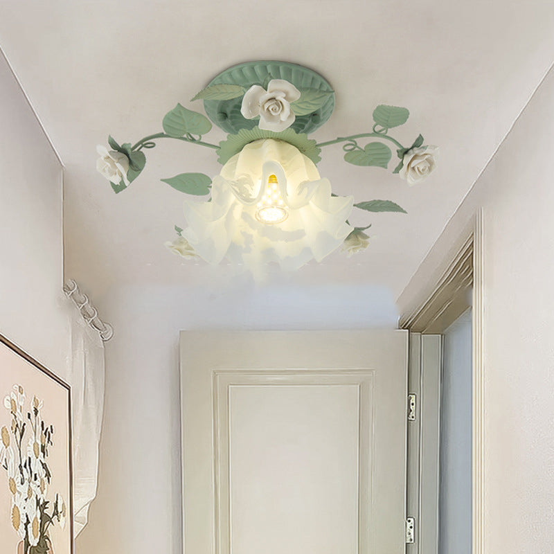 Luz de techo empotrada de 1 luz con pantalla de vidrio cerámico de hierro con hoja de campanilla francesa tradicional para sala de estar 
