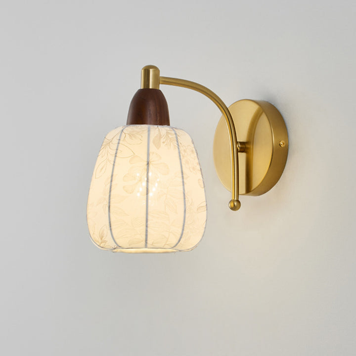 Aplique de pared de 1 luz para dormitorio con pantalla de tela impresa floral ovalada tradicional francesa y herrajes de madera 