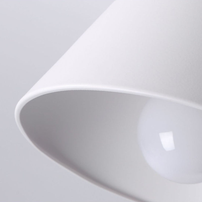 Moderne minimalistische runde trapezförmige Eisen-Deckenleuchte mit 1 Licht für das Wohnzimmer 
