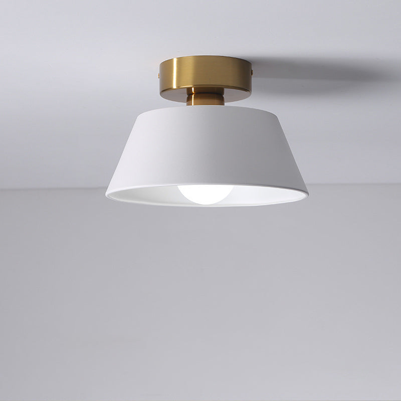 Moderne minimalistische runde trapezförmige Eisen-Deckenleuchte mit 1 Licht für das Wohnzimmer 