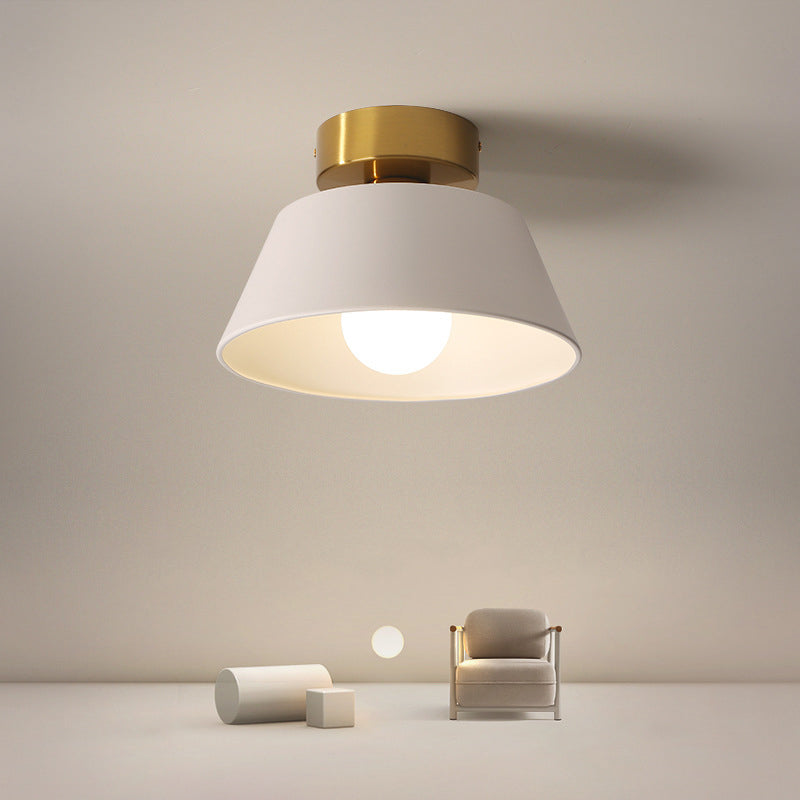 Moderne minimalistische runde trapezförmige Eisen-Deckenleuchte mit 1 Licht für das Wohnzimmer 