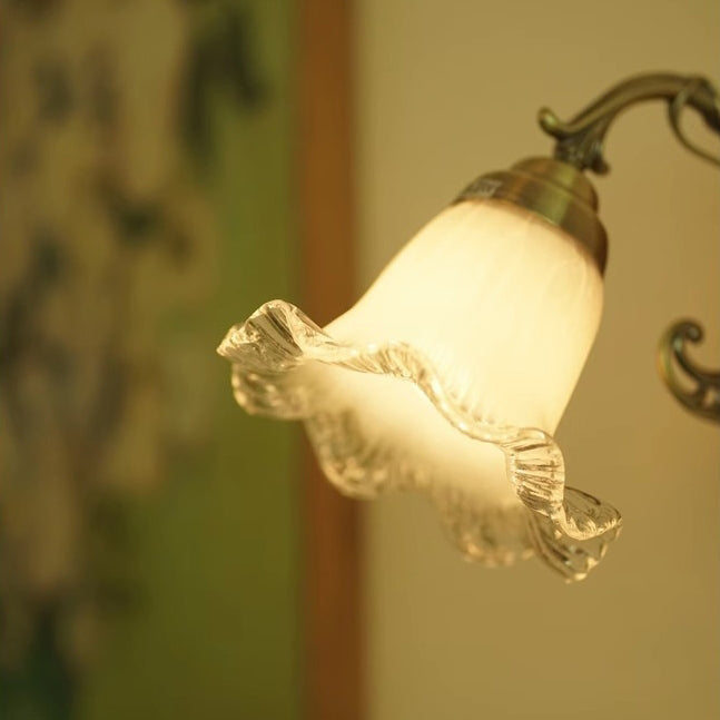 Traditionelle französische florale Glasschirm aus massivem Holz und Eisen 1-Licht Wandleuchte für das Schlafzimmer 