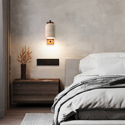 伝統的な日本のシリンダー長方形無垢材バックボードイエロートラバーチンシェード1灯ウォールスコンスランプ寝室用 