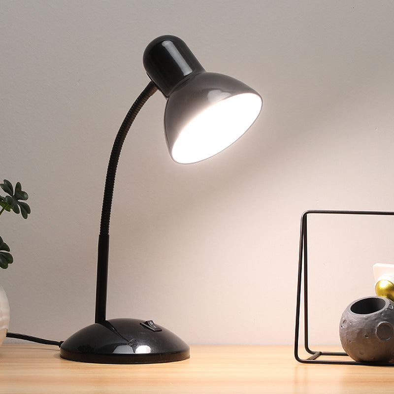 Moderne minimalistische runde Hornform Eisen 1-Licht Tischlampe für das Schlafzimmer 
