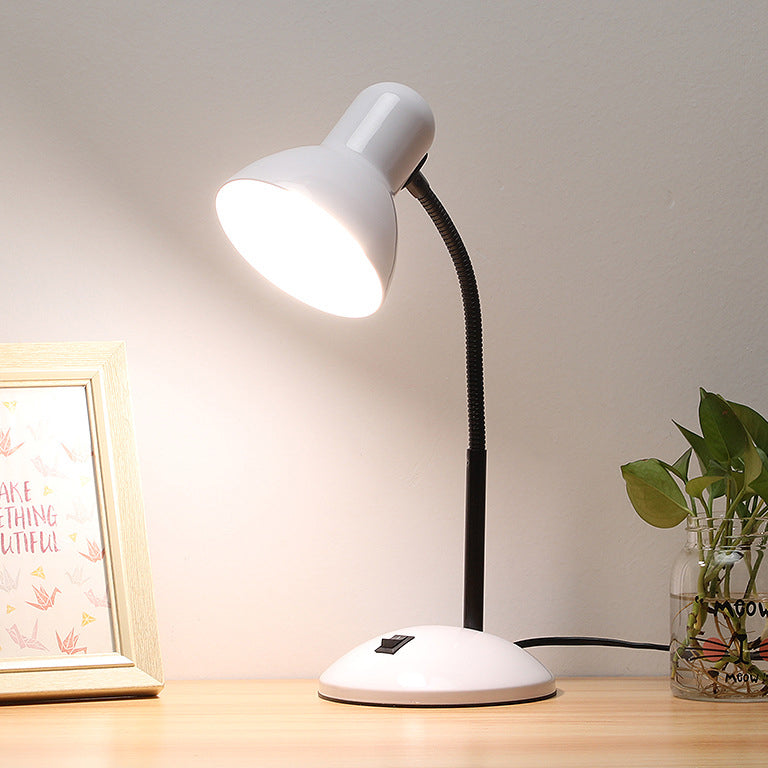 Moderne minimalistische runde Hornform Eisen 1-Licht Tischlampe für das Schlafzimmer 