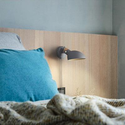 Moderne minimalistische runde Löffelform Metall Holz 1-Licht Wandleuchte für Schlafzimmer 