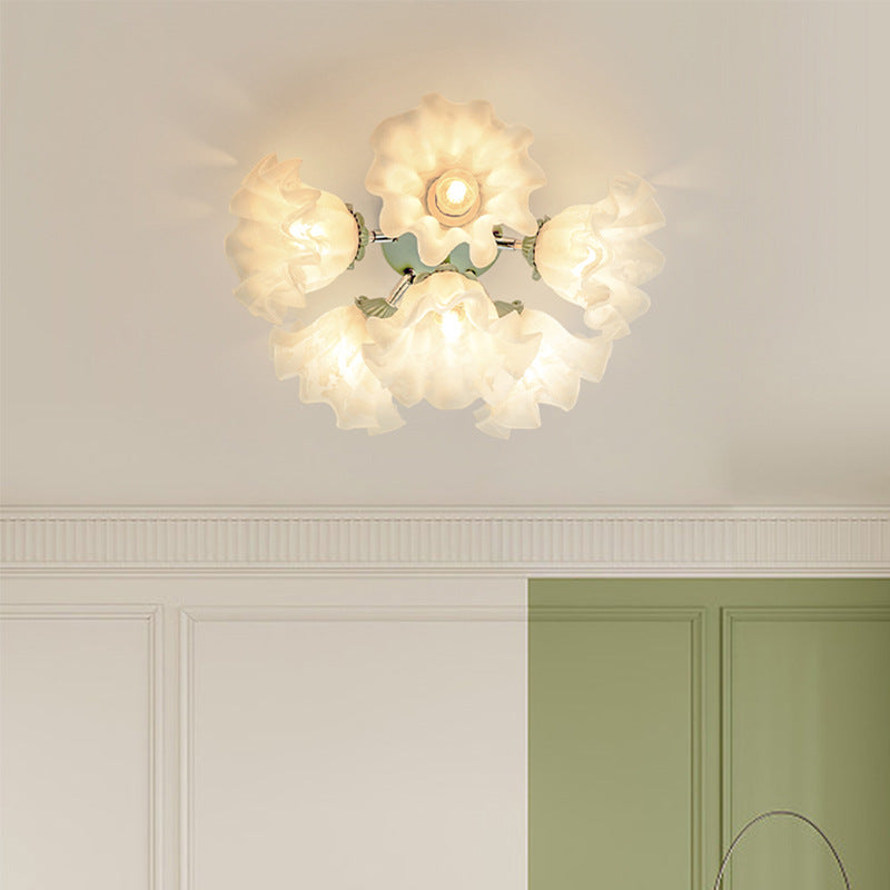 Zeitgenössische kreative Glocken-Orchideenblume Eisen Acryl Schirm 6-Licht Semi-Flush Mount Deckenleuchte für Schlafzimmer 