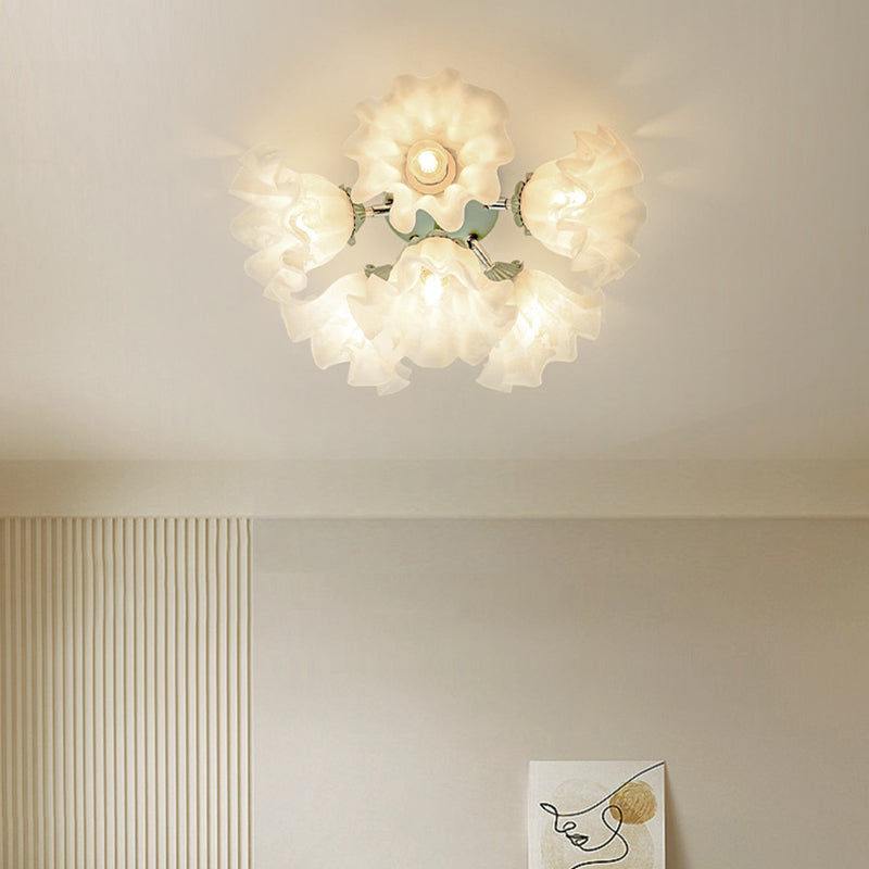Zeitgenössische kreative Glocken-Orchideenblume Eisen Acryl Schirm 6-Licht Semi-Flush Mount Deckenleuchte für Schlafzimmer 