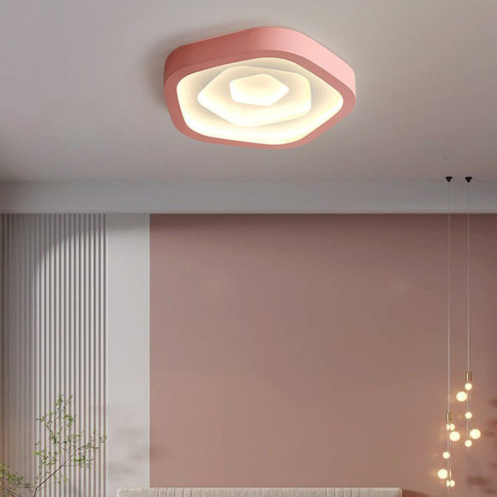 Plafonnier LED à montage encastré avec abat-jour en PMMA pentagonal nordique contemporain en fer pour chambre à coucher 