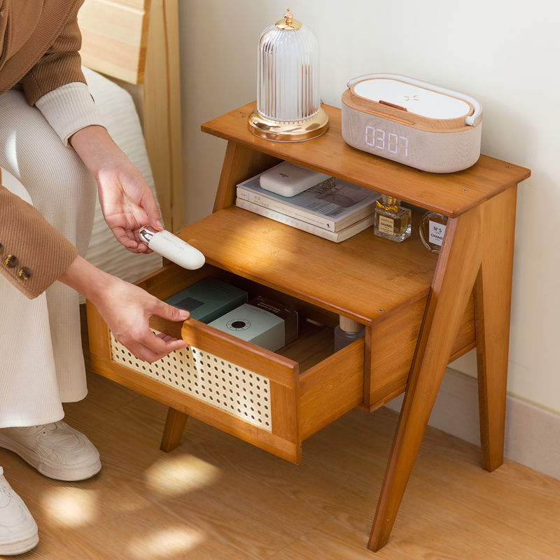 Moderner minimalistischer rechteckiger Bambus-ABS-Beistelltisch 2-stufig 1-Speicher für das Schlafzimmer 