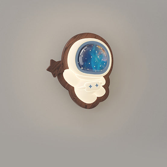 Zeitgenössische kreative Astronauten-Wandleuchte mit Holzsockel und PE-Schirm für das Schlafzimmer 