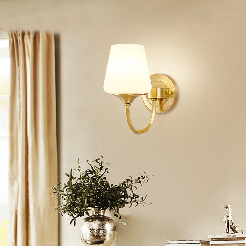 Applique murale traditionnelle européenne en forme de coupe ronde avec abat-jour en verre de cuivre complet 1/2 lumière pour salon 