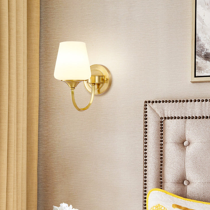 Applique murale traditionnelle européenne en forme de coupe ronde avec abat-jour en verre de cuivre complet 1/2 lumière pour salon 