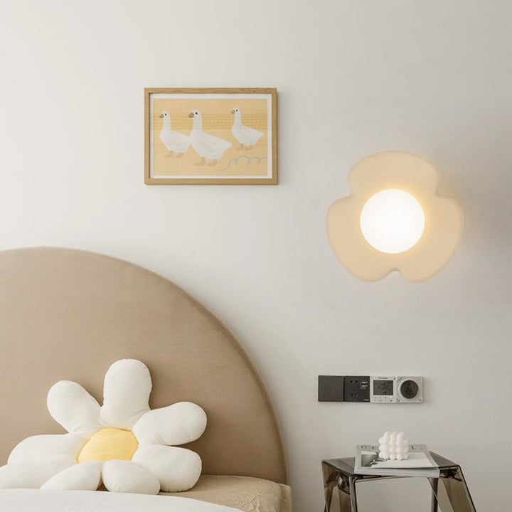 Plafonnier semi-encastré moderne minimaliste en forme de globe floral en fer et résine à 1 lumière pour salon 
