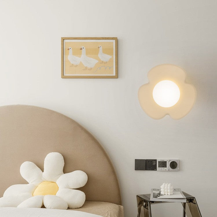 Moderne minimalistische Blumenkugel Eisenharz 1-Licht Halbeinbau-Deckenleuchte für Wohnzimmer 