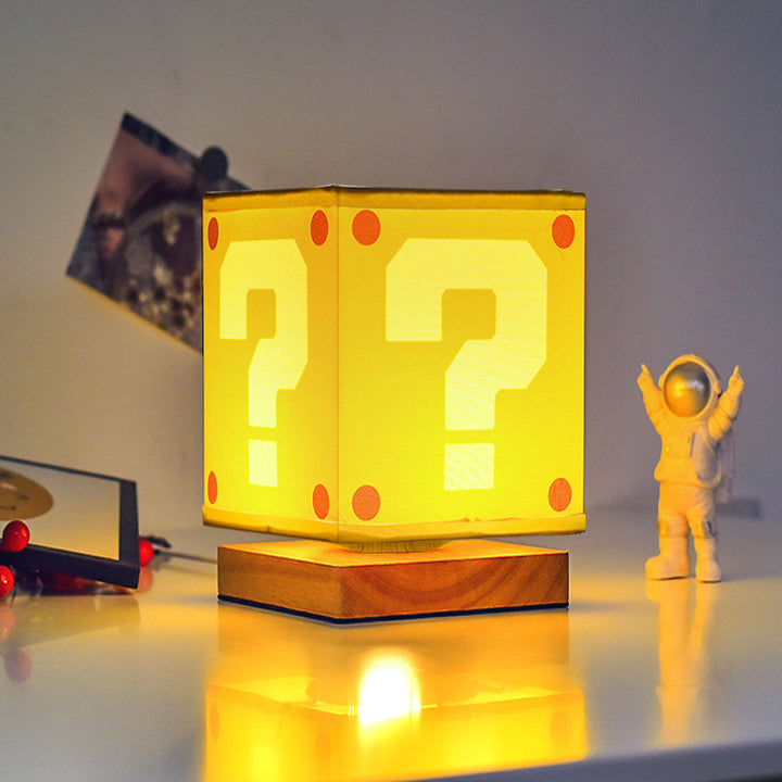 Moderne Art-Déco-Quadratische Blumenstoffschirm Massivholzsockel LED Tischlampe für Schlafzimmer 