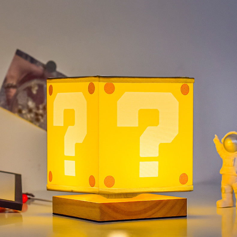 Moderne Art-Déco-Quadratische Blumenstoffschirm Massivholzsockel LED Tischlampe für Schlafzimmer 