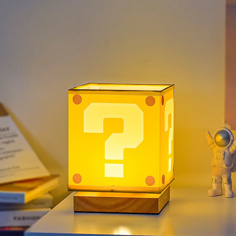 Moderne Art-Déco-Quadratische Blumenstoffschirm Massivholzsockel LED Tischlampe für Schlafzimmer 