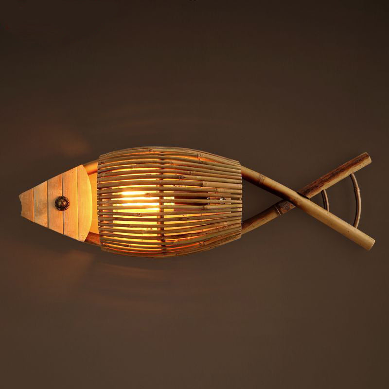 Aplique de pared de 1 luz con forma de pez chino tradicional de madera maciza y bambú para sala de estar 