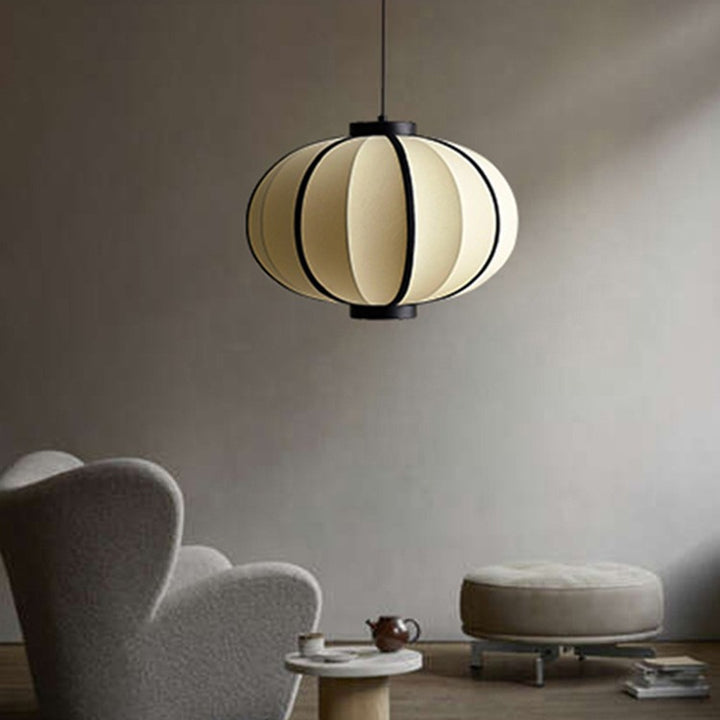 Suspension 1 lumière avec abat-jour en tissu ovale et cadre en fer traditionnel japonais pour salon 