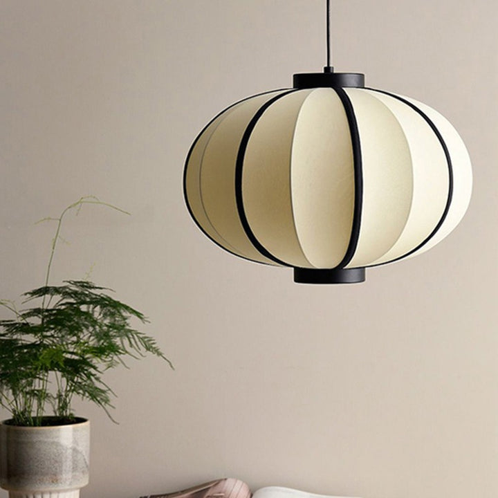 Suspension 1 lumière avec abat-jour en tissu ovale et cadre en fer traditionnel japonais pour salon 