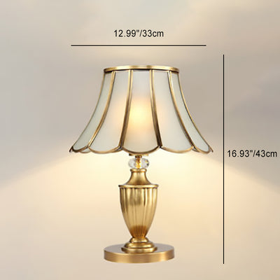 Lámpara de Mesa de Vidrio de Cobre con Encaje Redondo Tradicional Europeo de 1 Luz para Dormitorio 