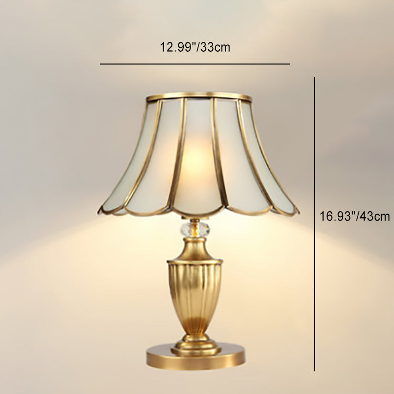 Lámpara de Mesa de Vidrio de Cobre con Encaje Redondo Tradicional Europeo de 1 Luz para Dormitorio 