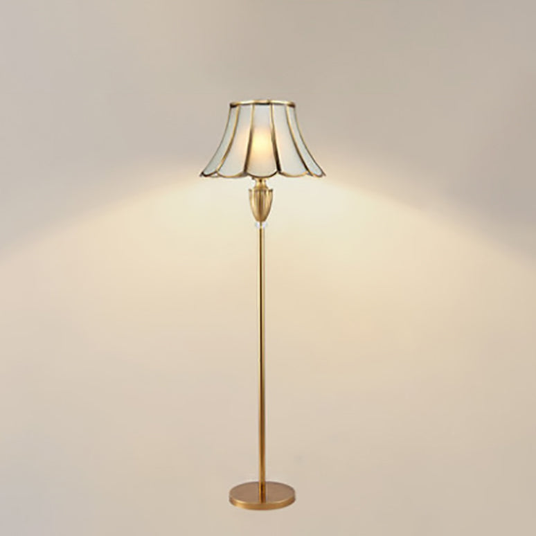 Lámpara de pie de 1 luz de vidrio de cobre con encaje redondo tradicional europeo para sala de estar 