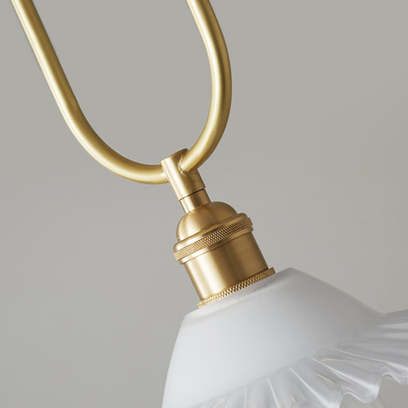 Suspension lumineuse à 1 ampoule avec abat-jour en verre et cadre en cuivre ovale minimaliste moderne pour salon 