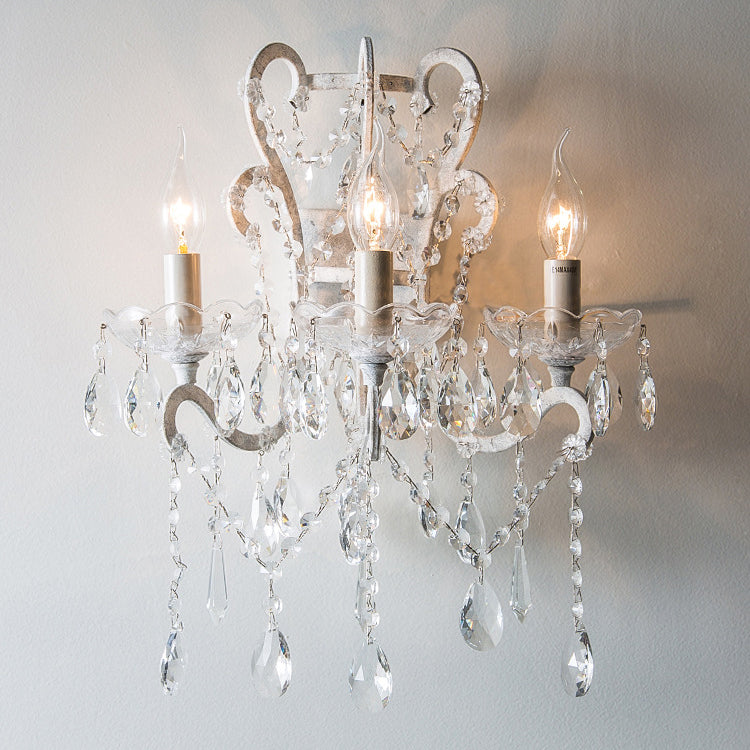 Applique Murale Traditionnelle Rustique en Fer à 3 Lumières avec Bougeoirs en Cristal et Tige Courbée pour Salon 