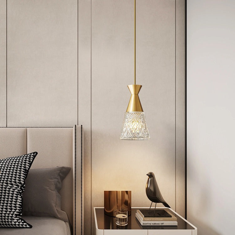 Lustre moderne minimaliste à cône avec cadre en laiton et abat-jour en verre 1/3 lumière pour salle à manger 