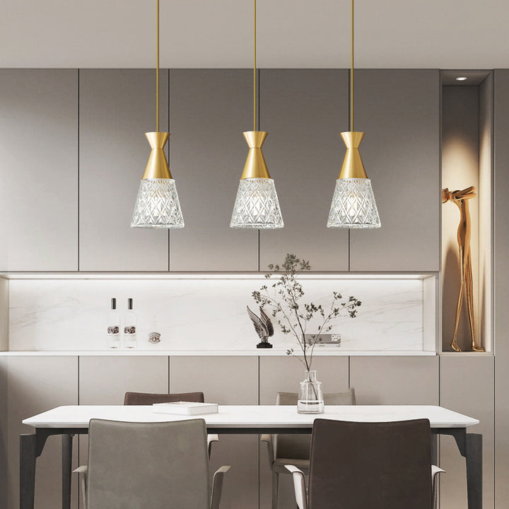 Lustre moderne minimaliste à cône avec cadre en laiton et abat-jour en verre 1/3 lumière pour salle à manger 