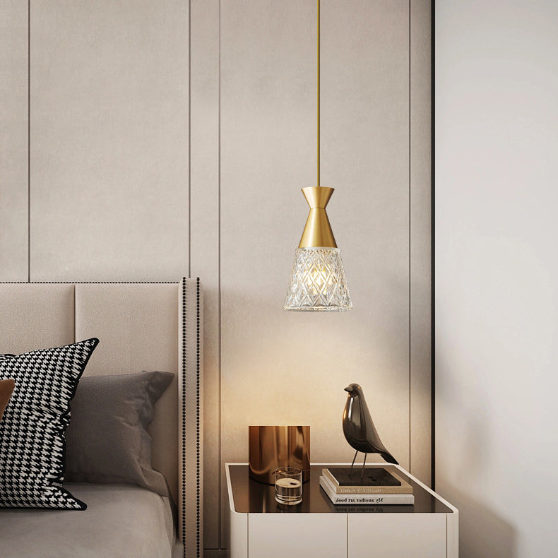 Lustre moderne minimaliste à cône avec cadre en laiton et abat-jour en verre 1/3 lumière pour salle à manger 