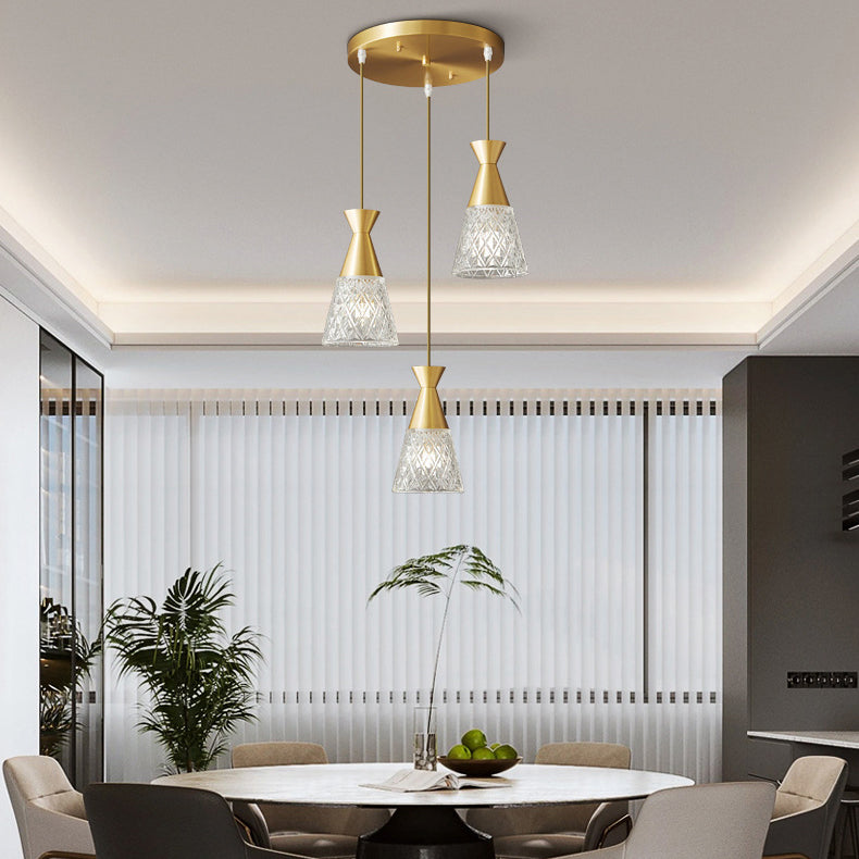 Lustre moderne minimaliste à cône avec cadre en laiton et abat-jour en verre 1/3 lumière pour salle à manger 