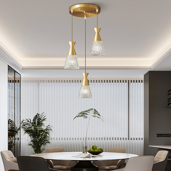 Lustre moderne minimaliste à cône avec cadre en laiton et abat-jour en verre 1/3 lumière pour salle à manger 