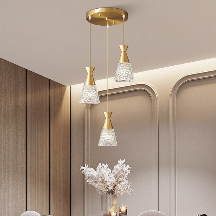 Lustre moderne minimaliste à cône avec cadre en laiton et abat-jour en verre 1/3 lumière pour salle à manger 